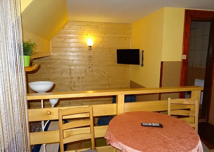 Olimp I Проживание в семье *