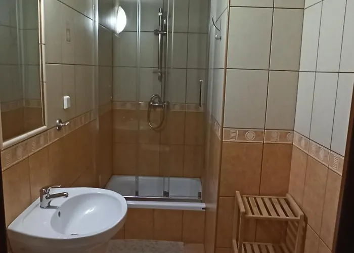 Olimp I Проживание в семье Щирк